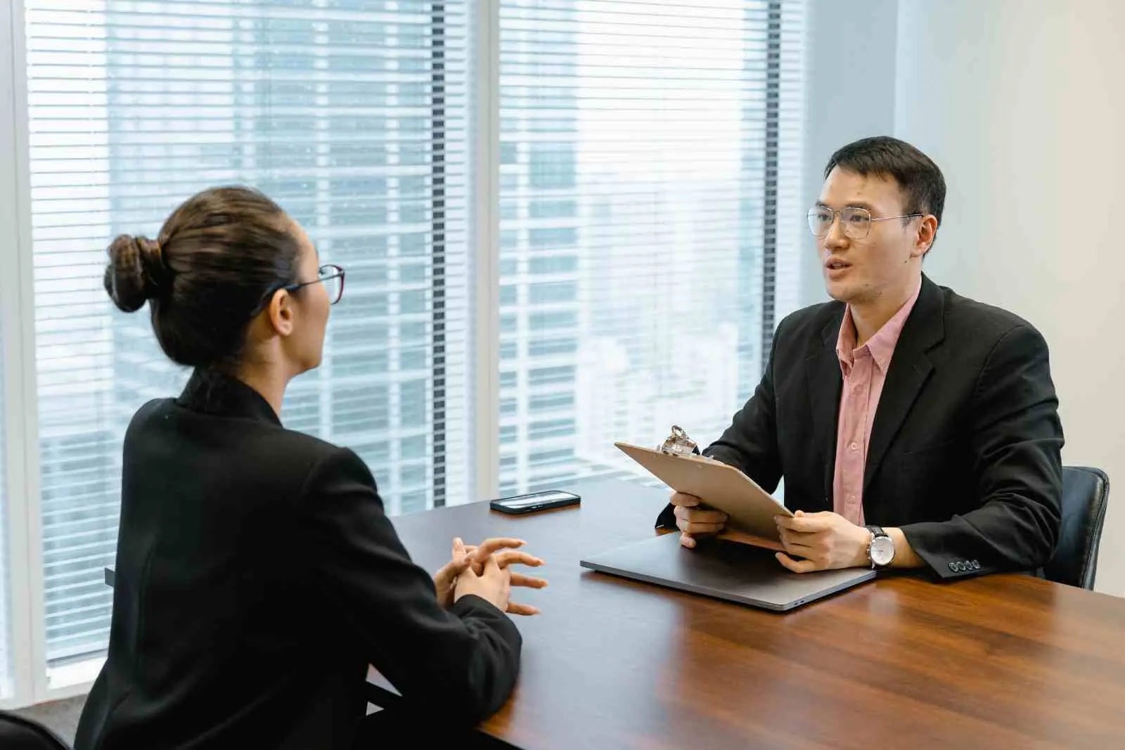 Globally connected technology professionals working across distributed locations, representing HashRoot’s global workforce management services for international teams.