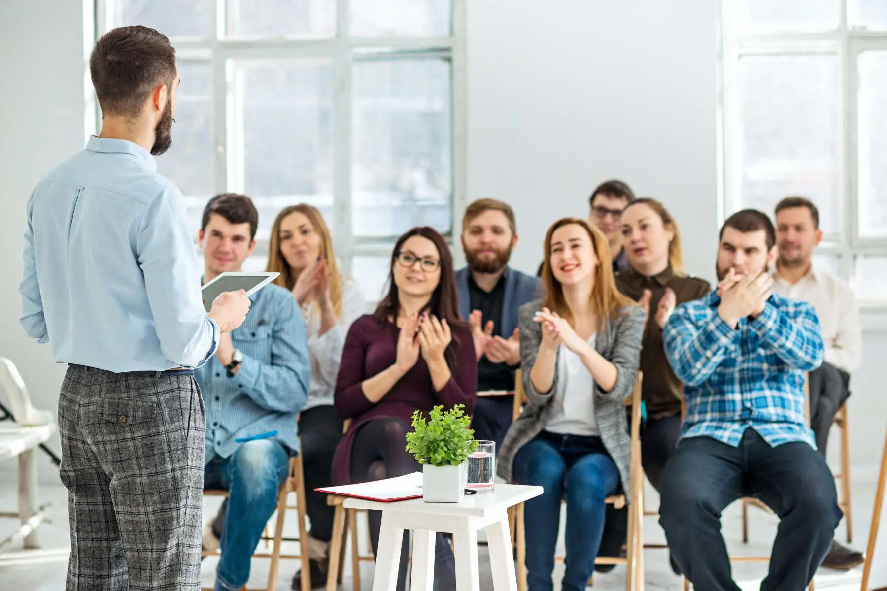 Globally connected technology professionals working across distributed locations, representing HashRoot’s global workforce management services for international teams.